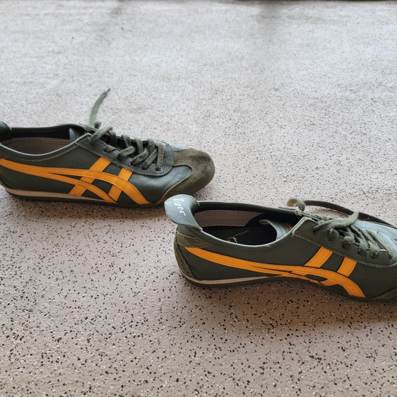 Onitsuka Tiger Green and Orange Sneakers - Picture 2 of 6